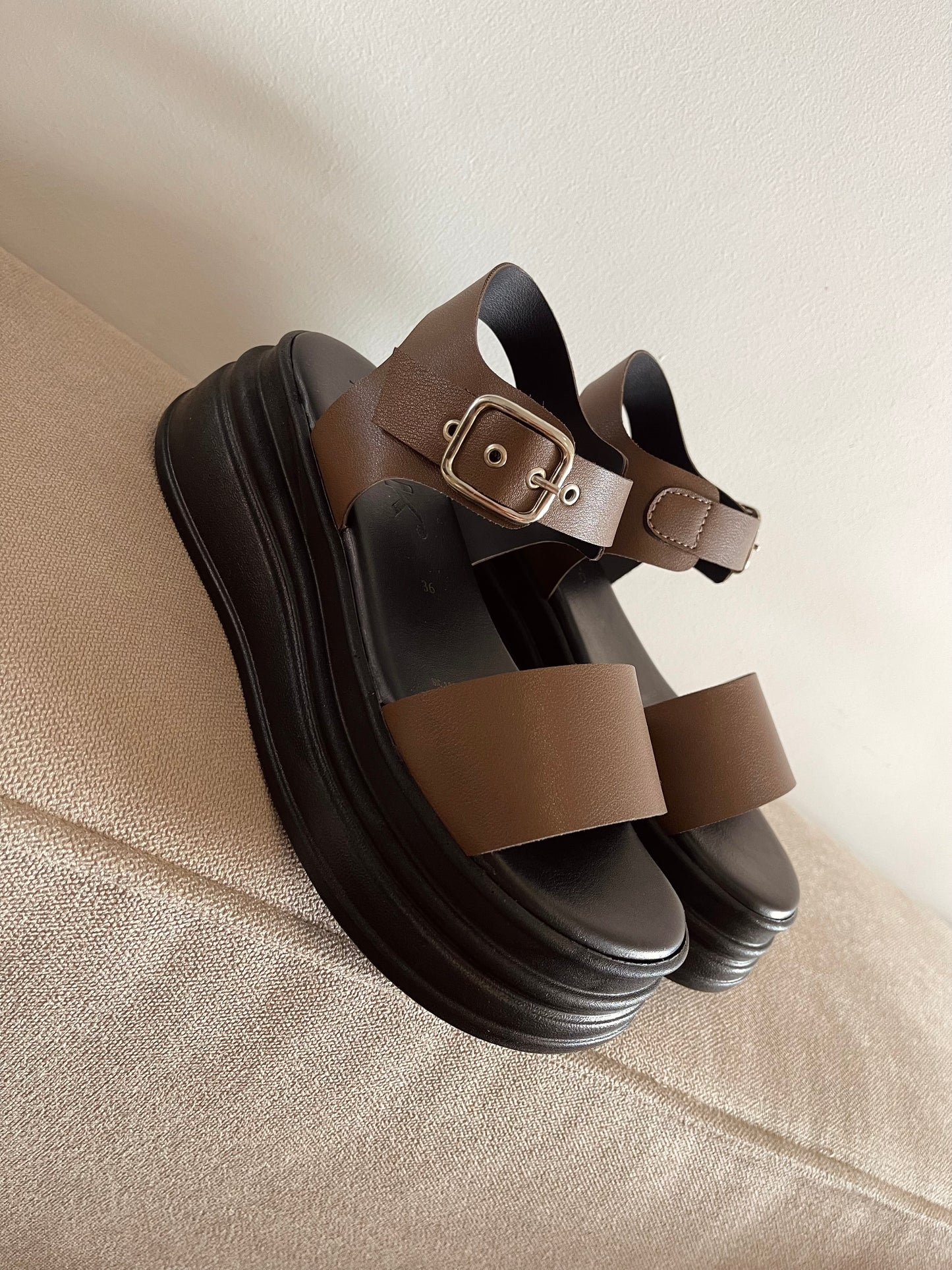 PLATAFORMA ABUYA 6CM CHOCOLATE 🍫