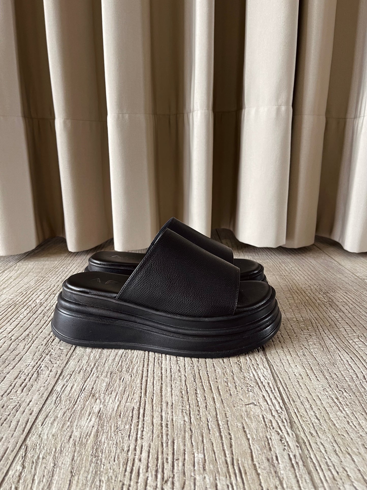 PLATAFORMA BANJUL 6CM NEGRO