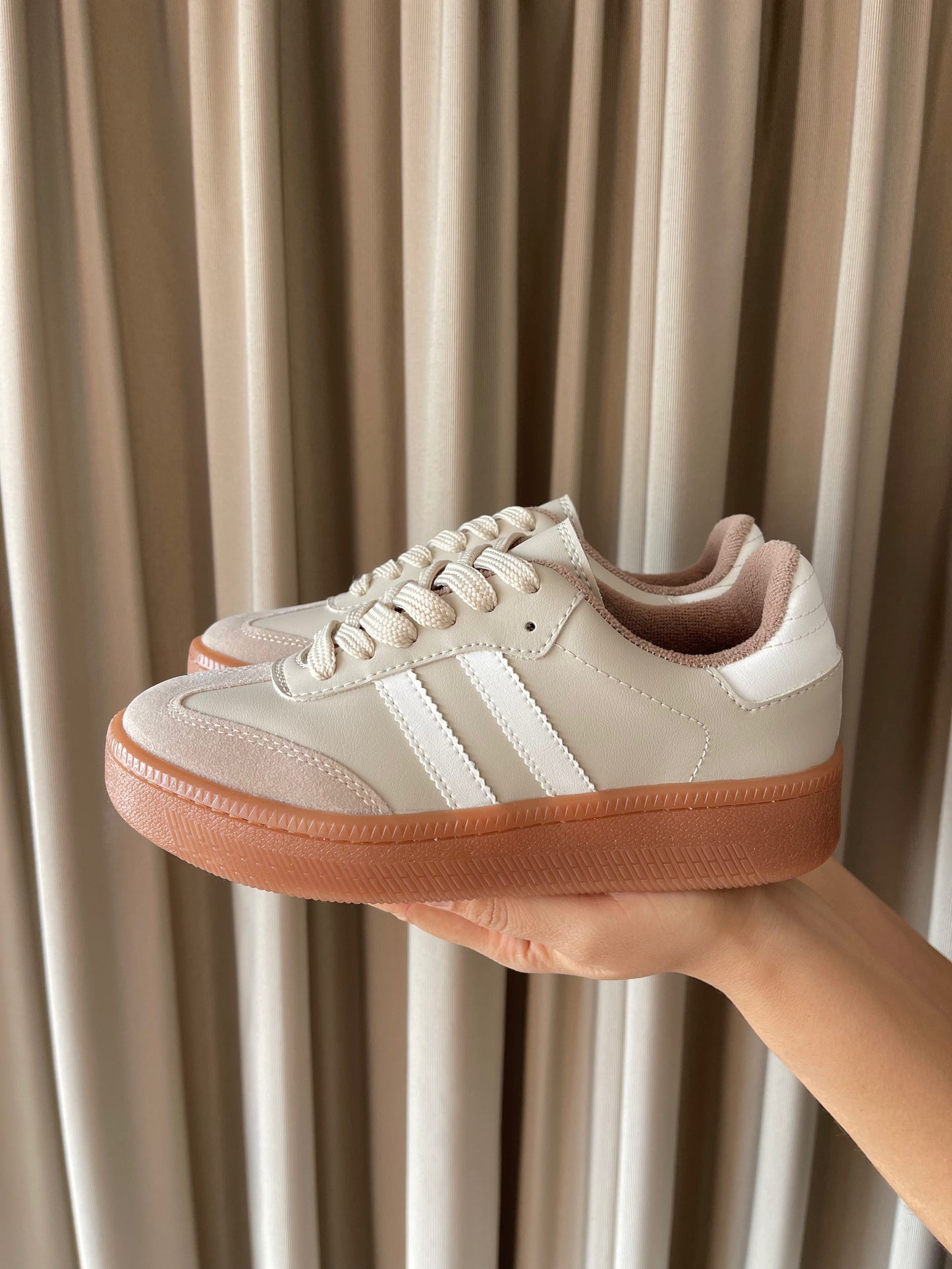 TENIS 2511S+ ALMENDRA X MARFIL