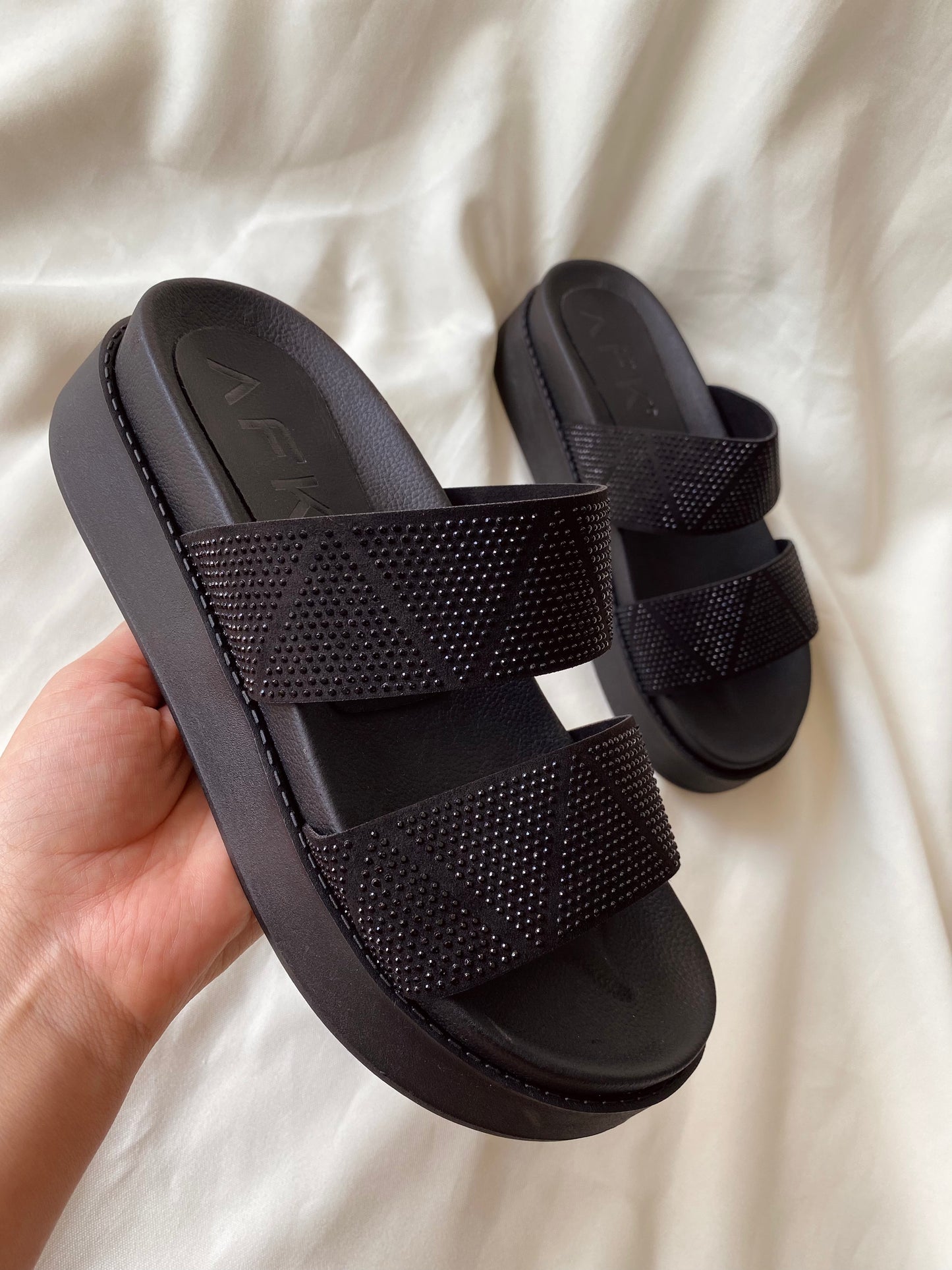 PLATAFORMA KR04 NEGRO BRILLO