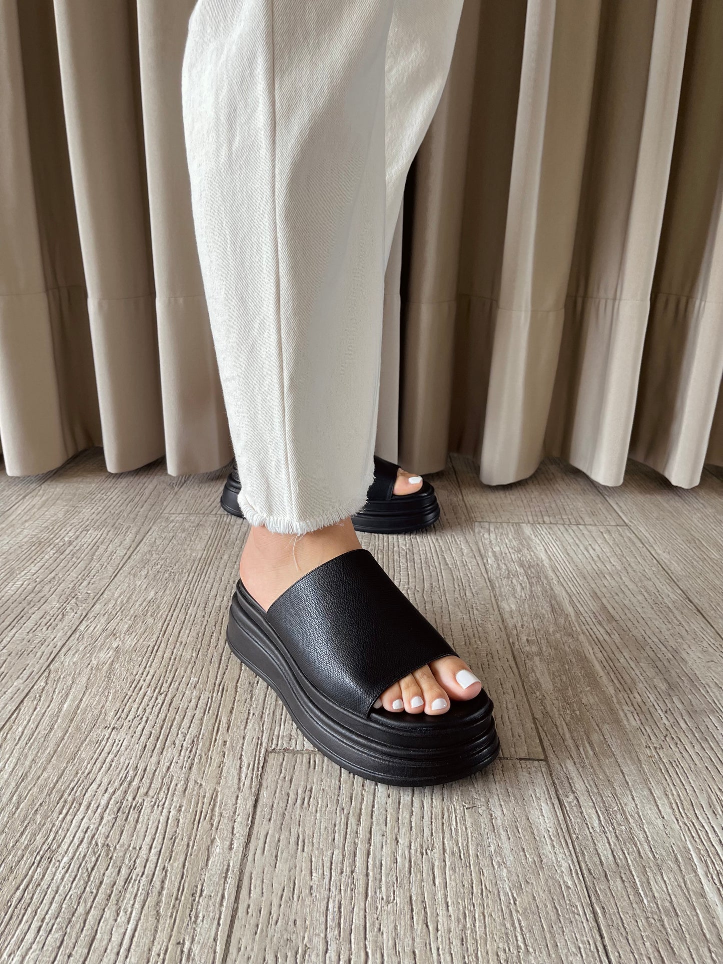 PLATAFORMA BANJUL 6CM NEGRO