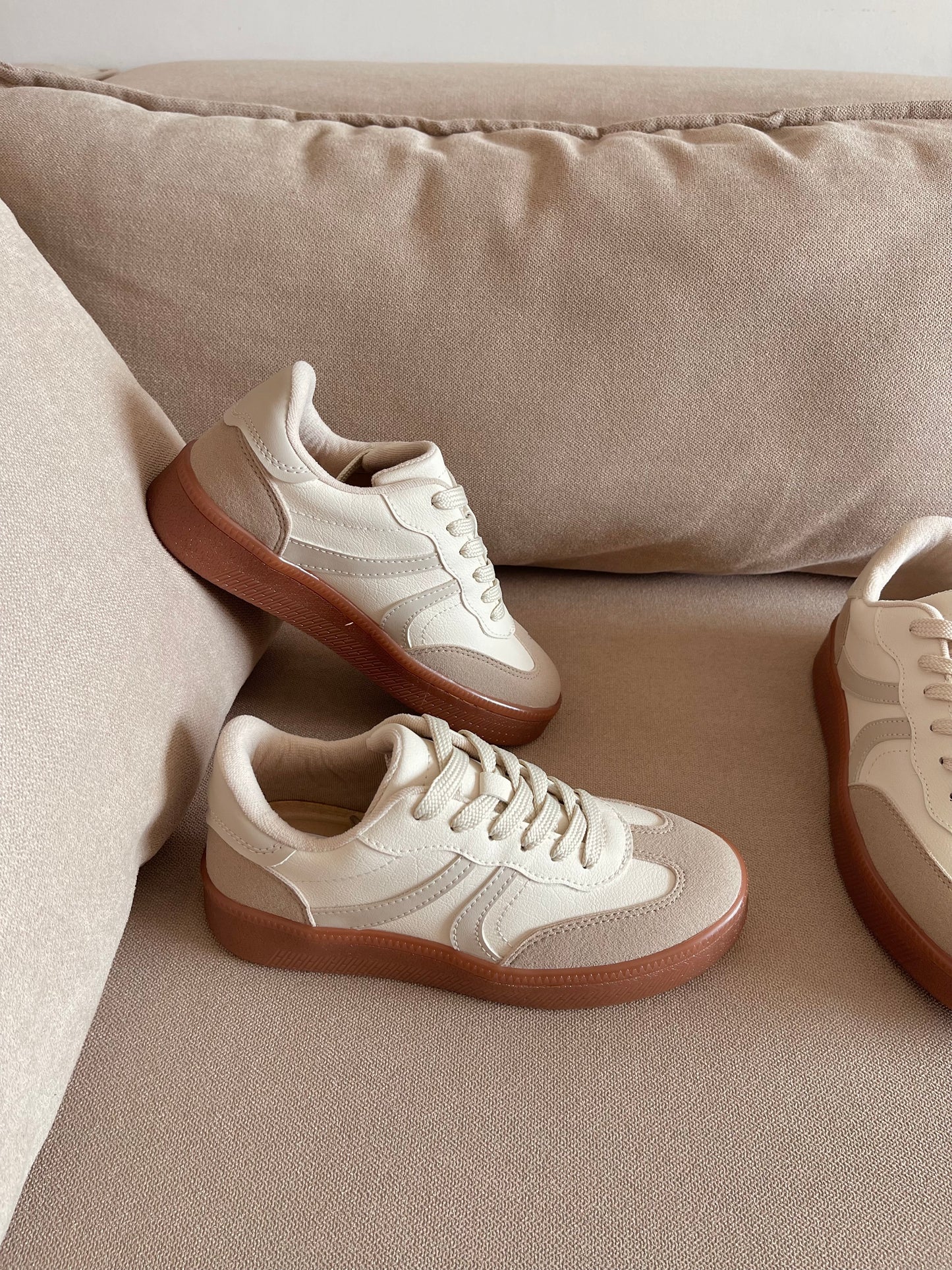 TENIS BALI VAINILLA x ALMENDRA 3CM-✩‧₊˚plantilla memory confort🧽