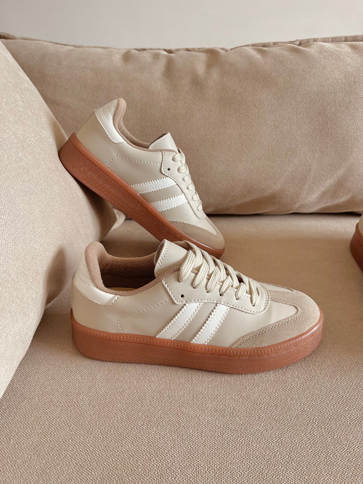 TENIS BALI ALMENDRA x MARFIL 3CM -✩‧₊˚plantilla memory confort🧽