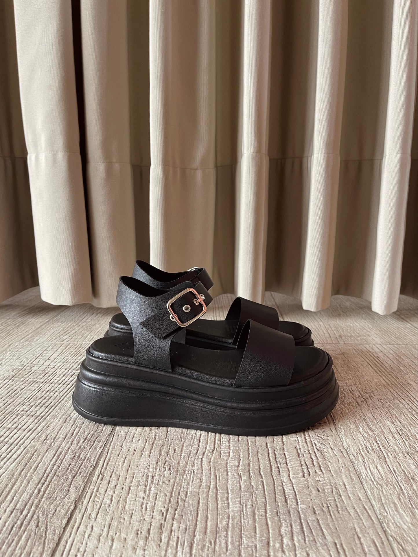 PLATAFORMA ABUYA 6CM NEGRO