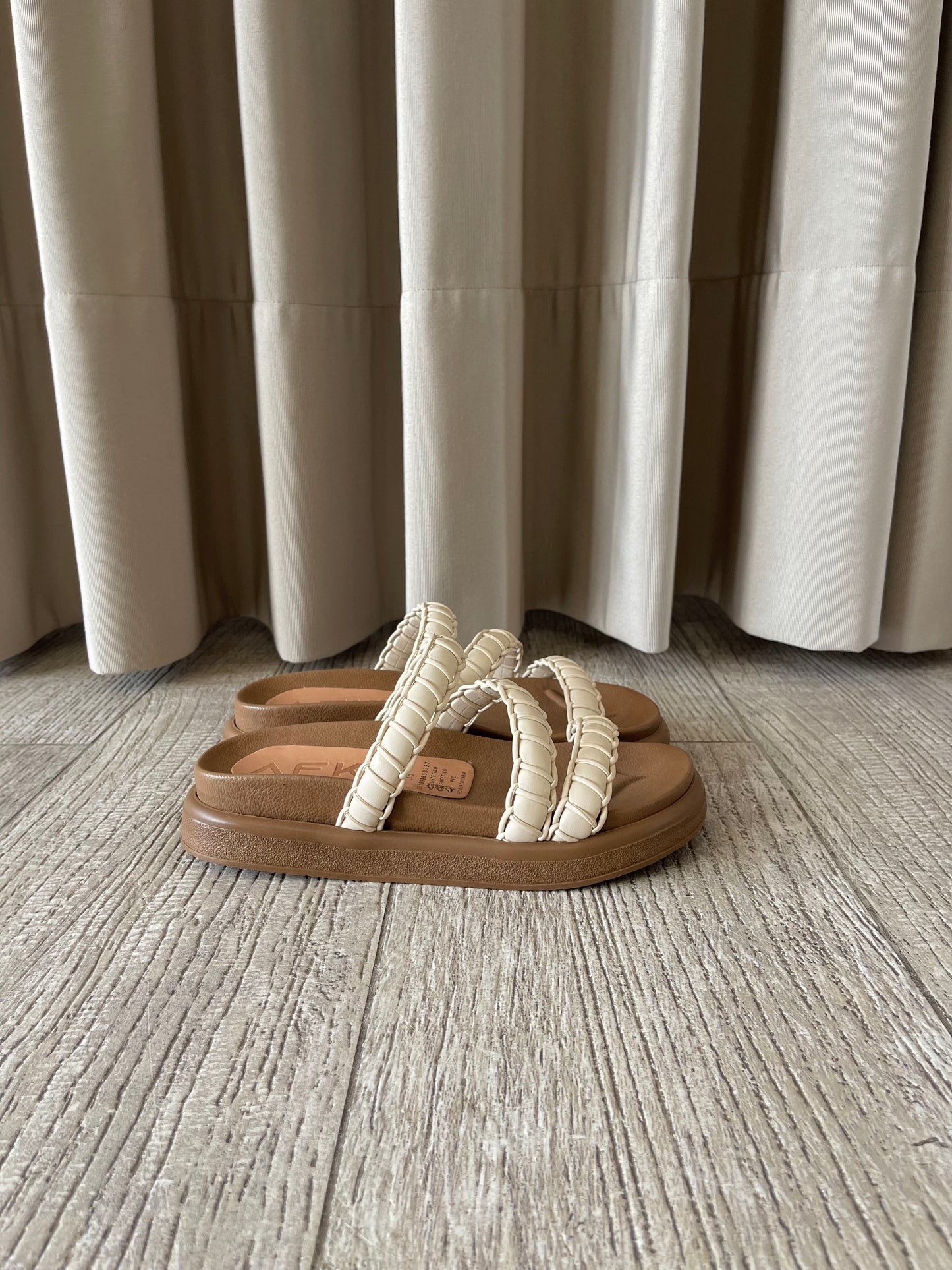 PLATAFORMA KAMITUGA 4.5CMS BEIGE