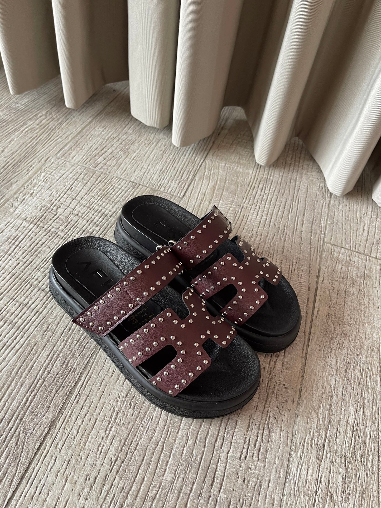 PLATAFORMA UVIRA 4.5CMS VINOTINTO