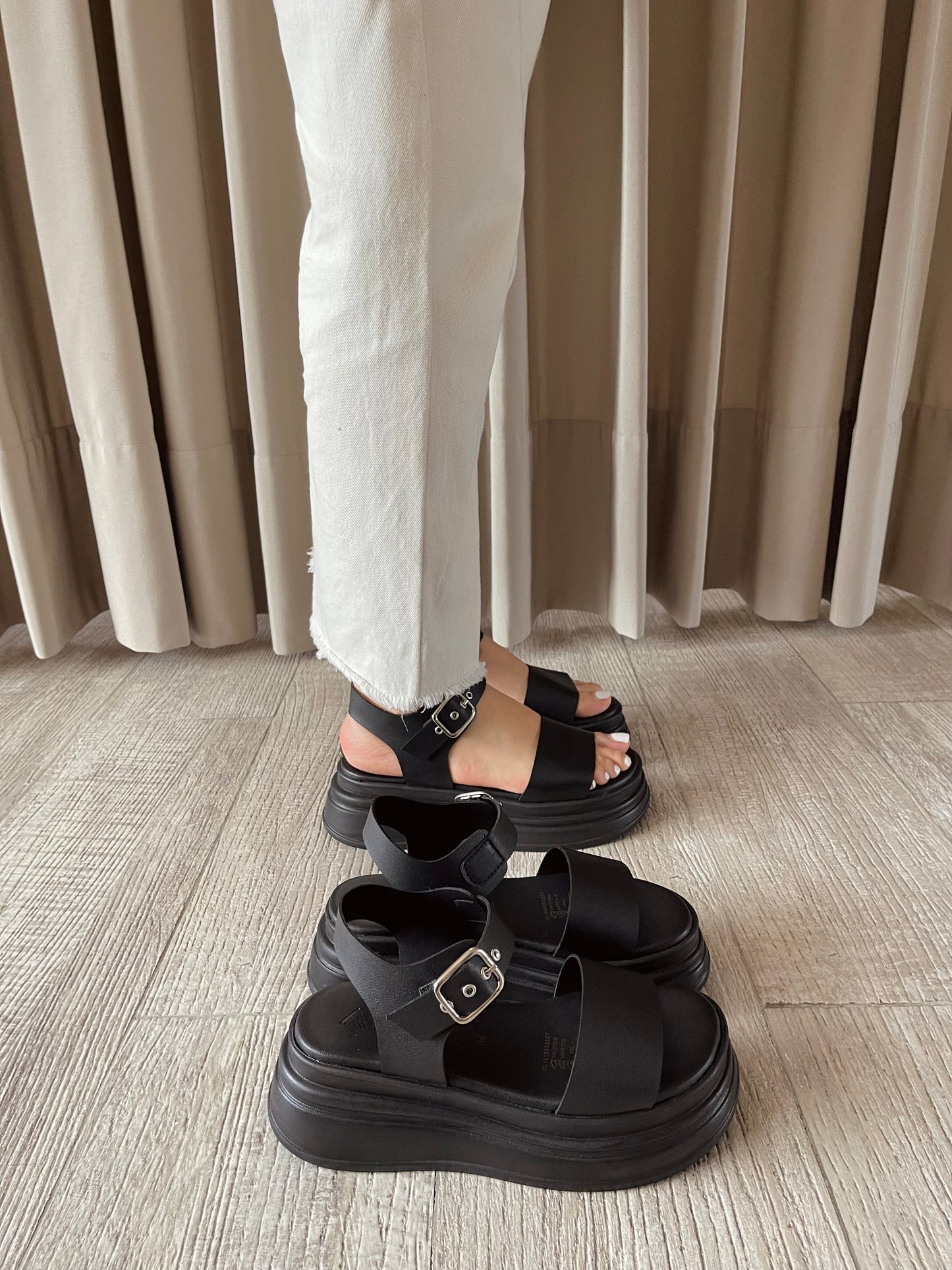 PLATAFORMA ABUYA 6CM NEGRO