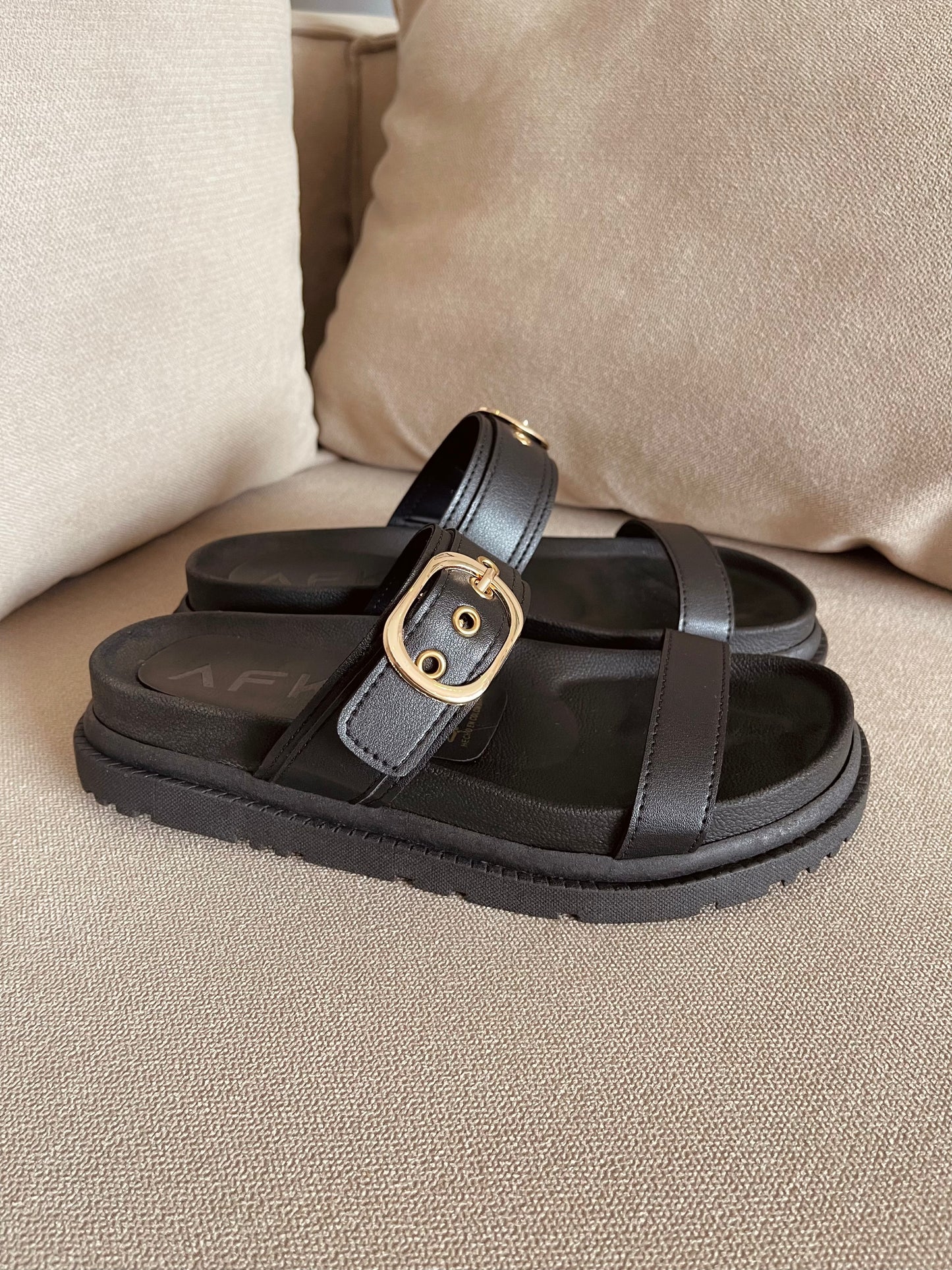 PLATAFORMA BUTEMBO 4CMS NEGRO